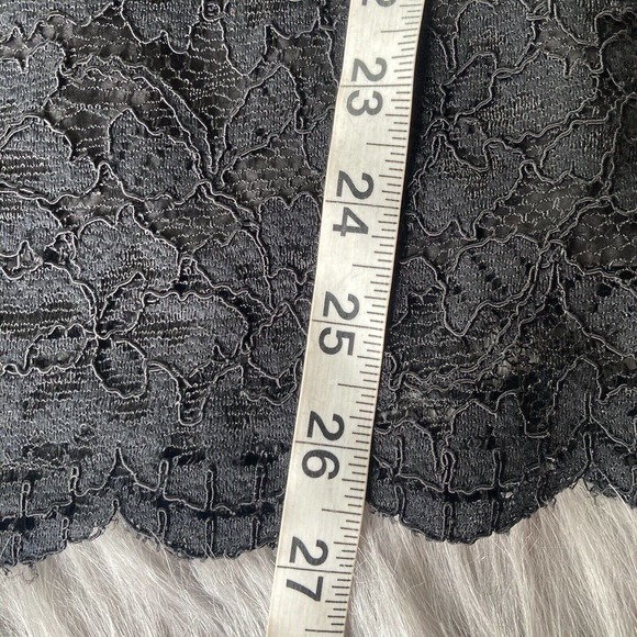 THE LIMITED Skirt Sz 12 Black Lace Lined Neutral Side Zip Knee Length Work - Picture 11 of 12